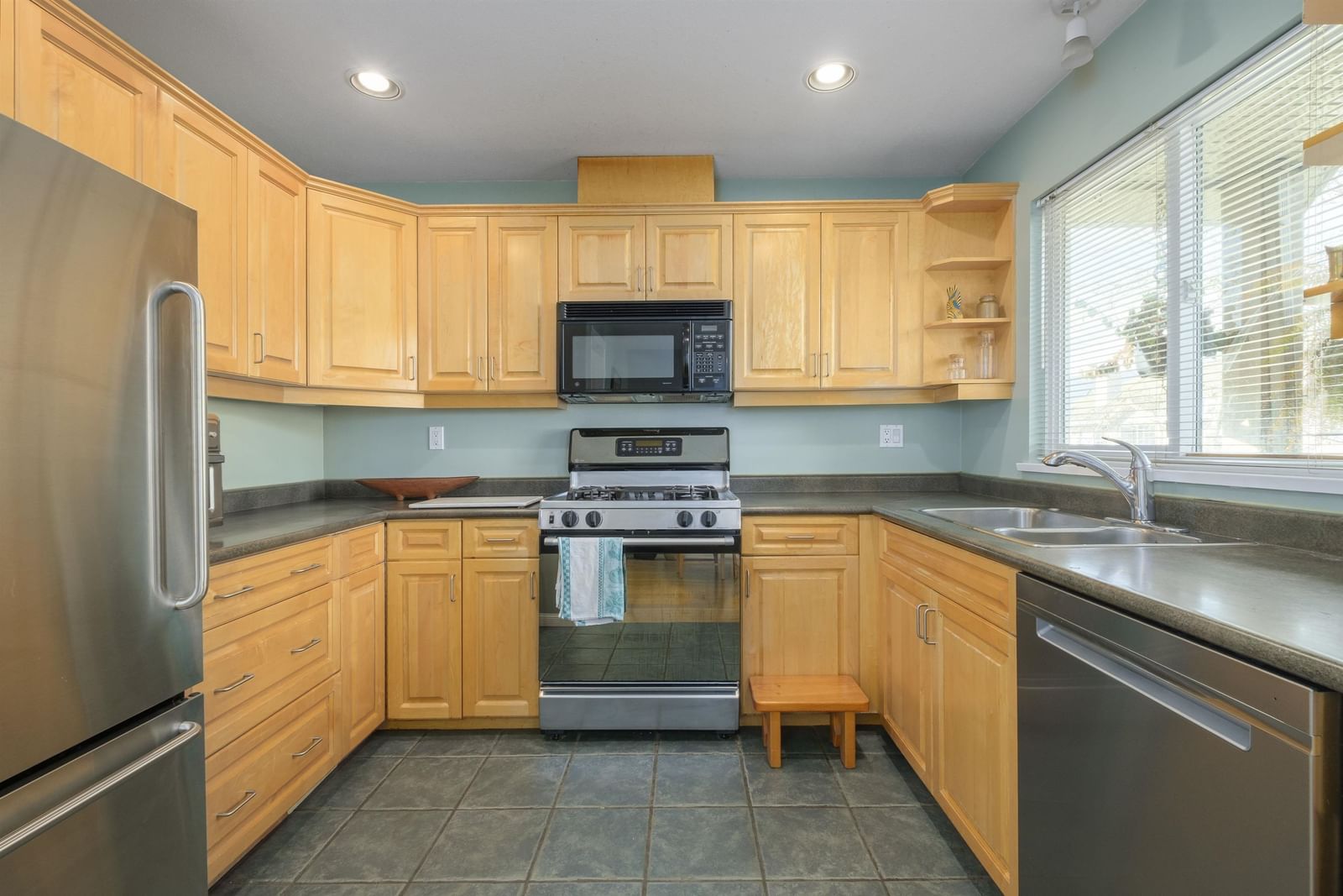 Listing Image 8