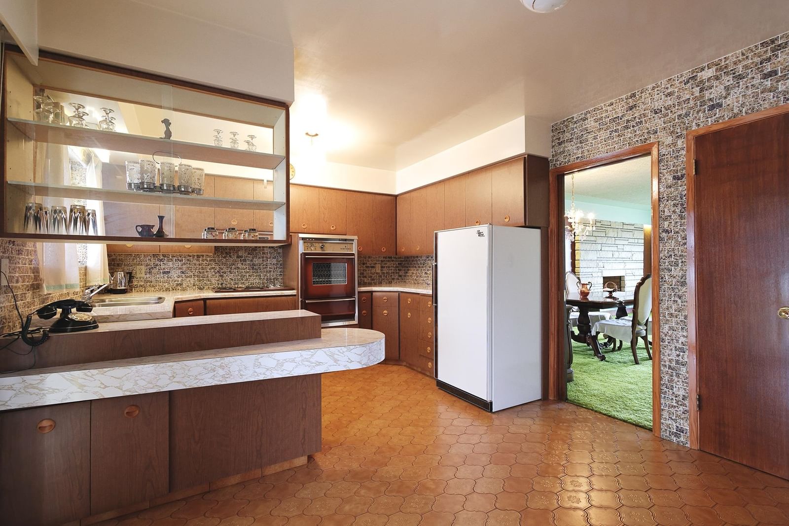 Listing Image 19