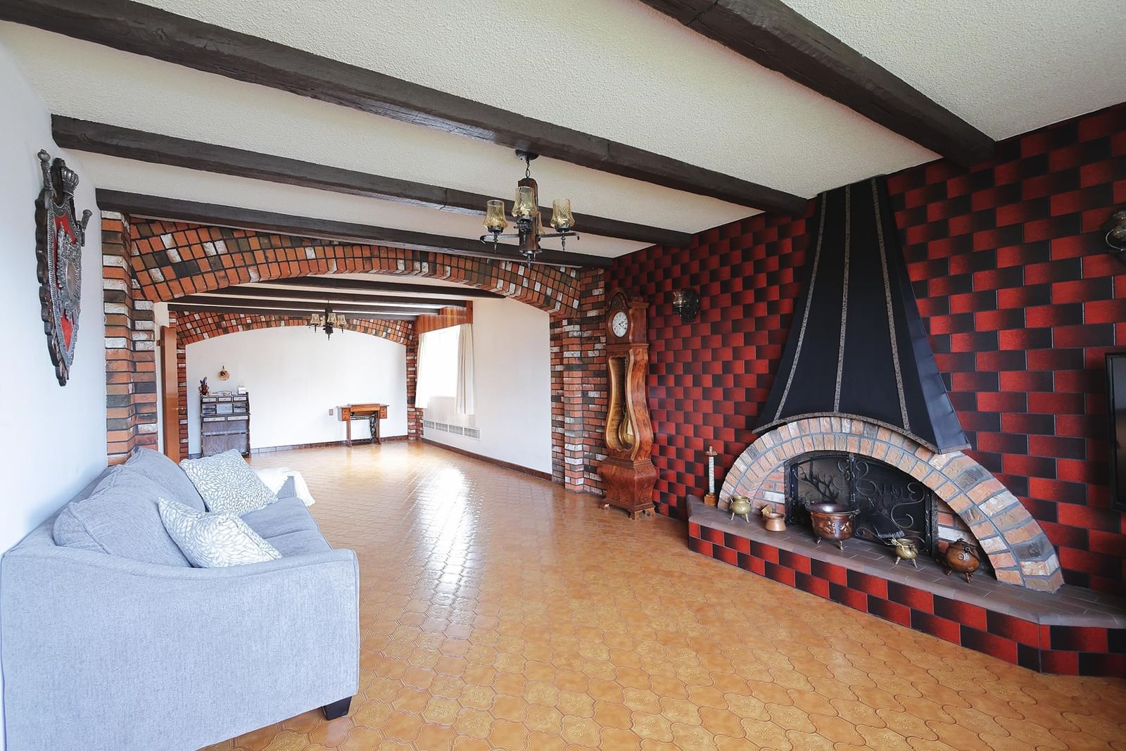 Listing Image 4