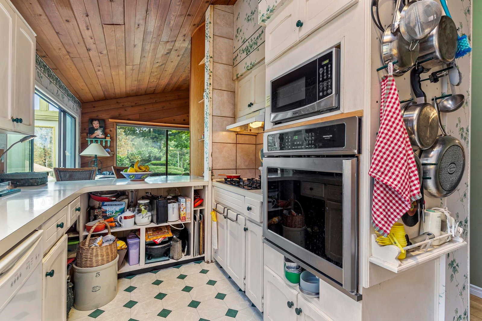 Listing Image 11