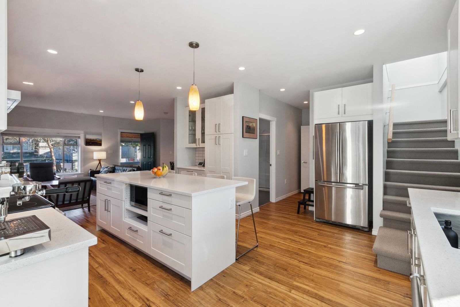 Listing Image 10