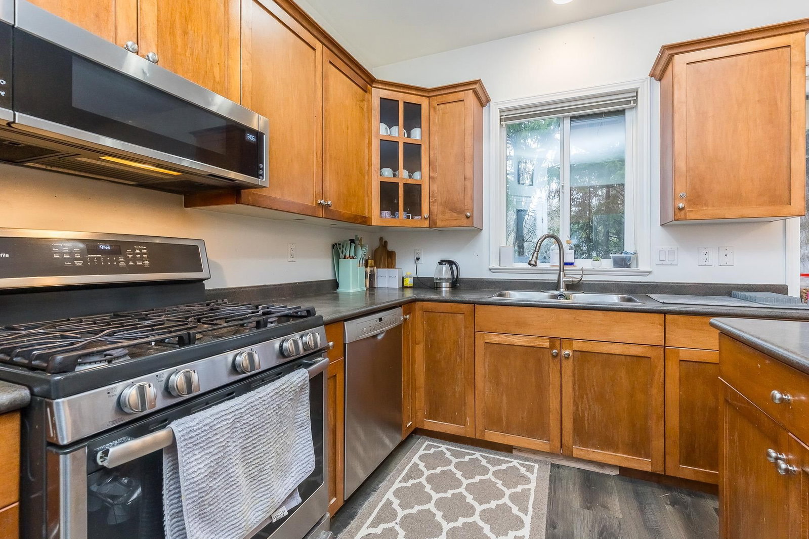 Listing Image 12