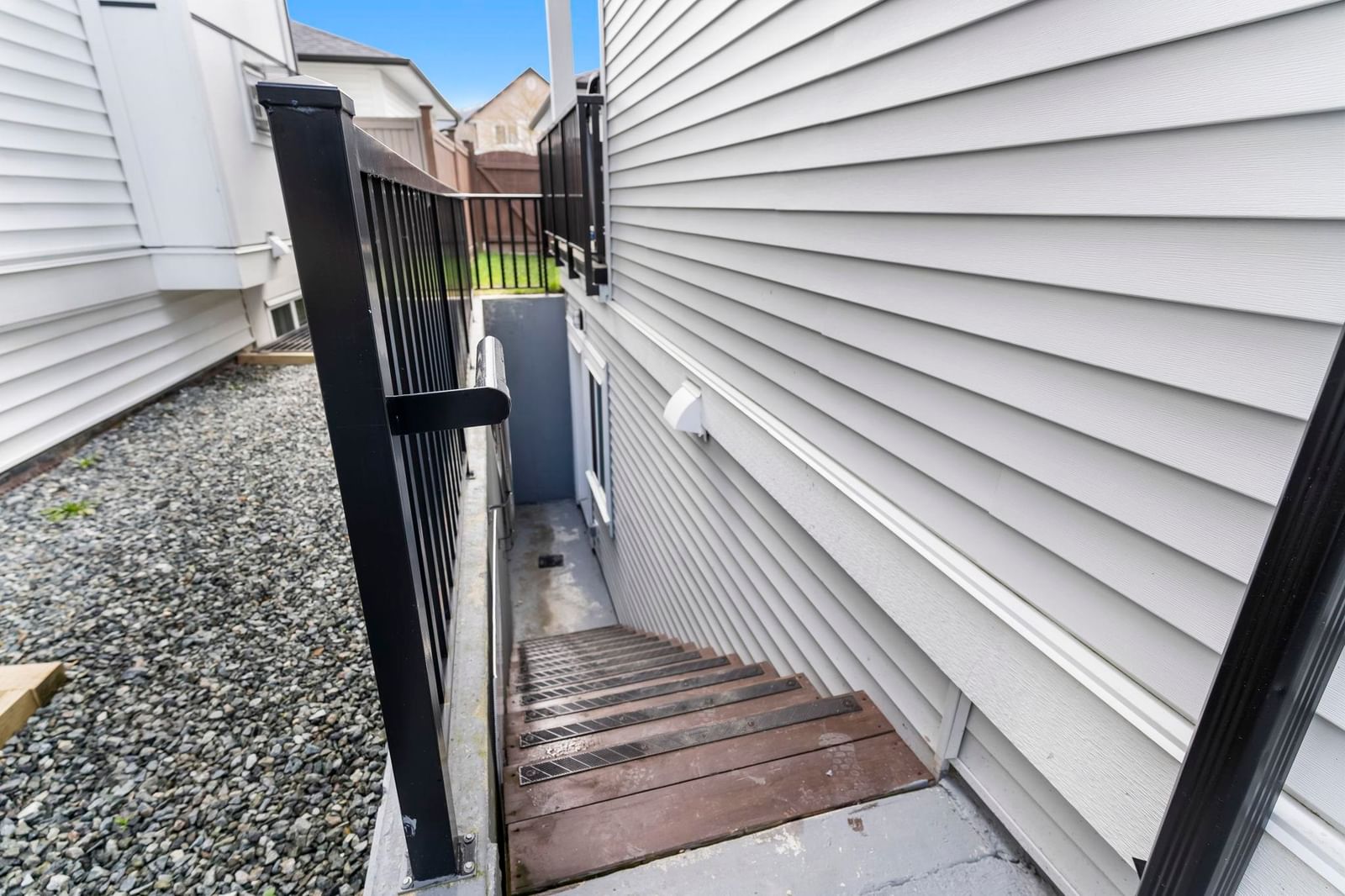 Listing Image 25