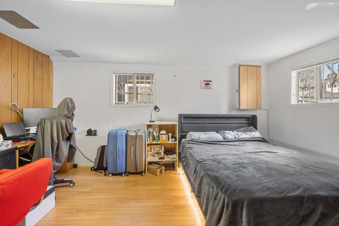 Listing Image 6