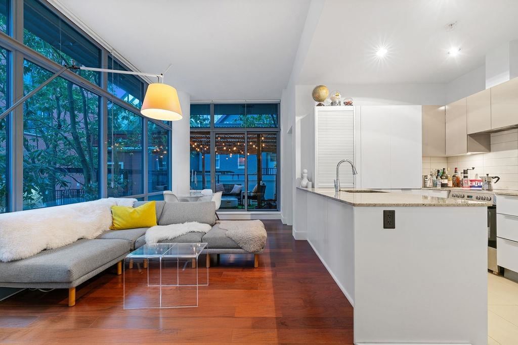 Listing Image 11