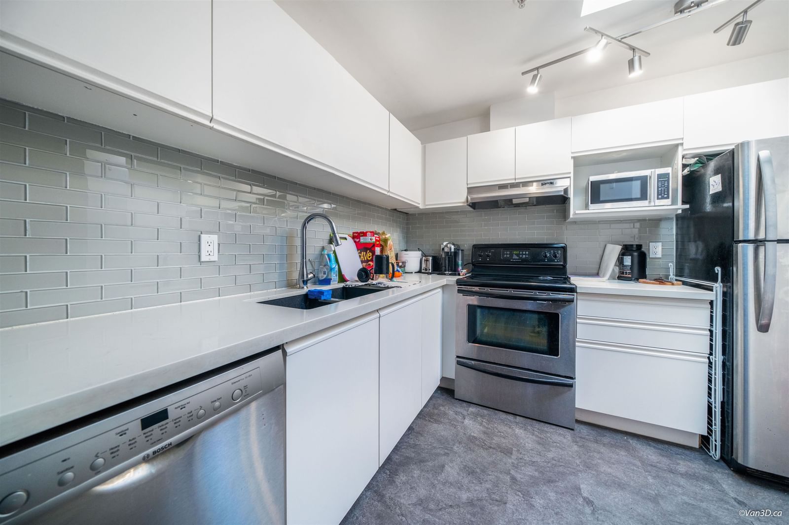 Listing Image 9