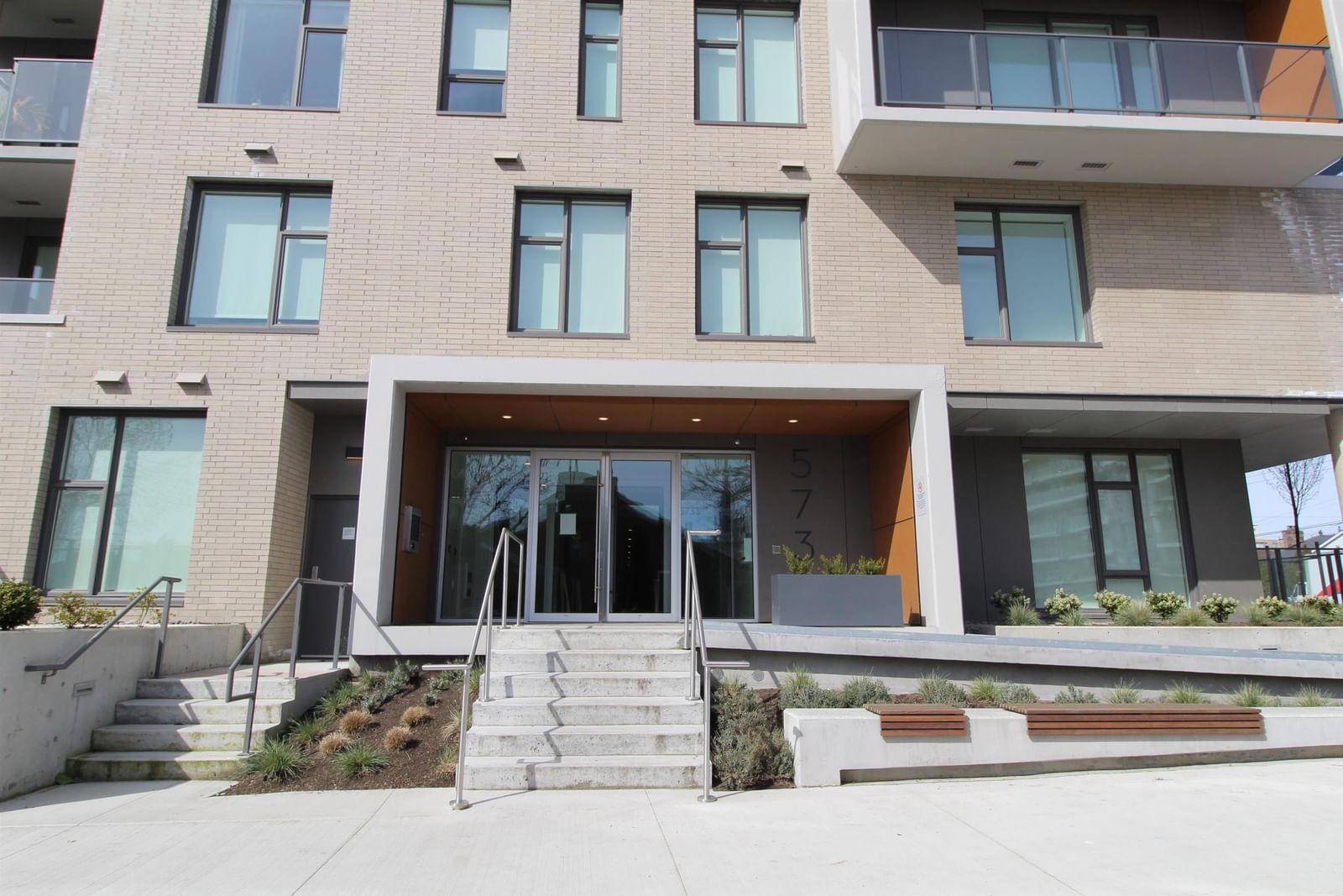 Listing Image 16