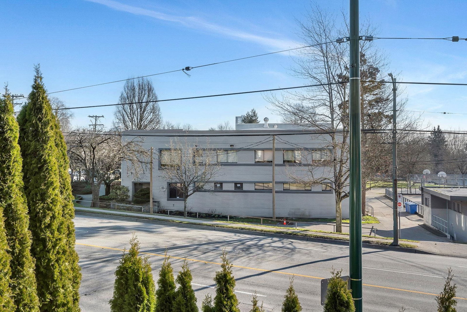 Listing Image 14