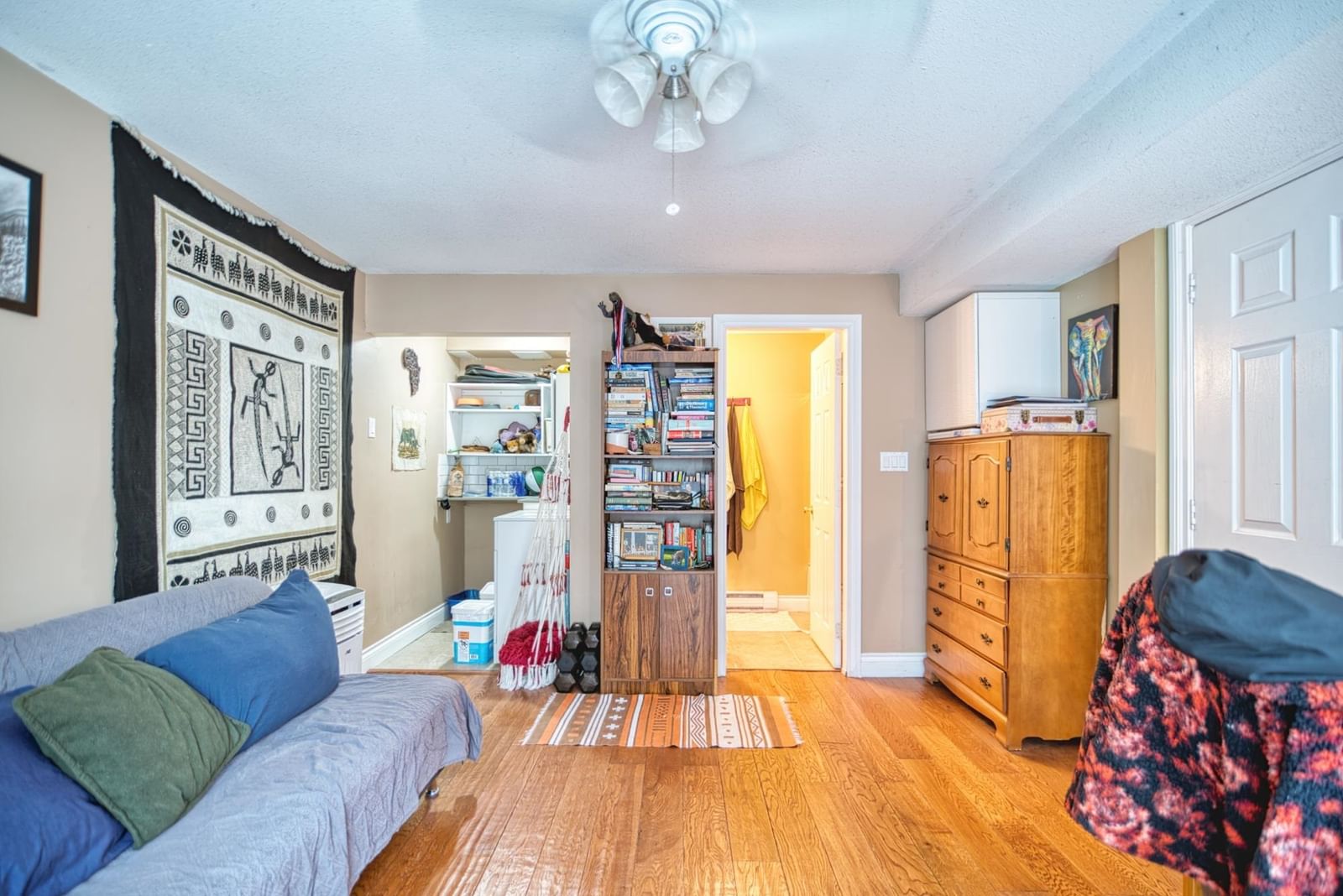 Listing Image 33