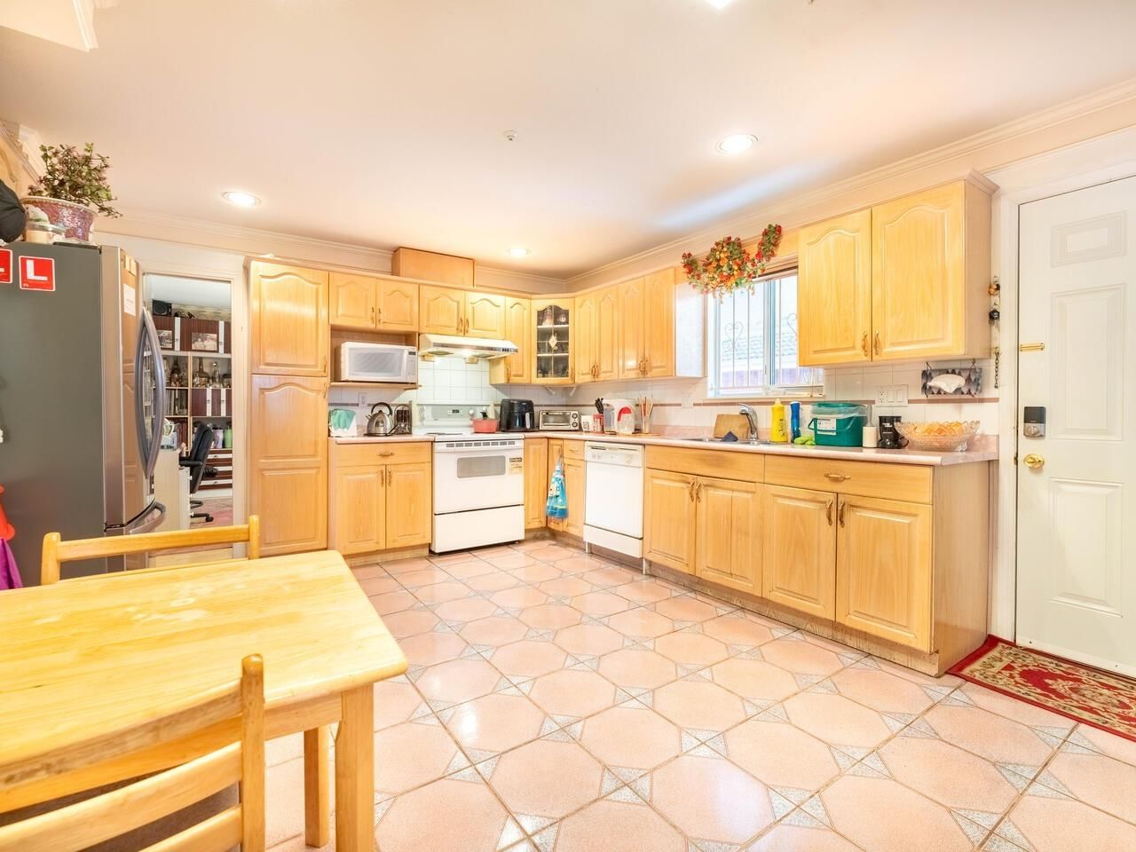 Listing Image 9