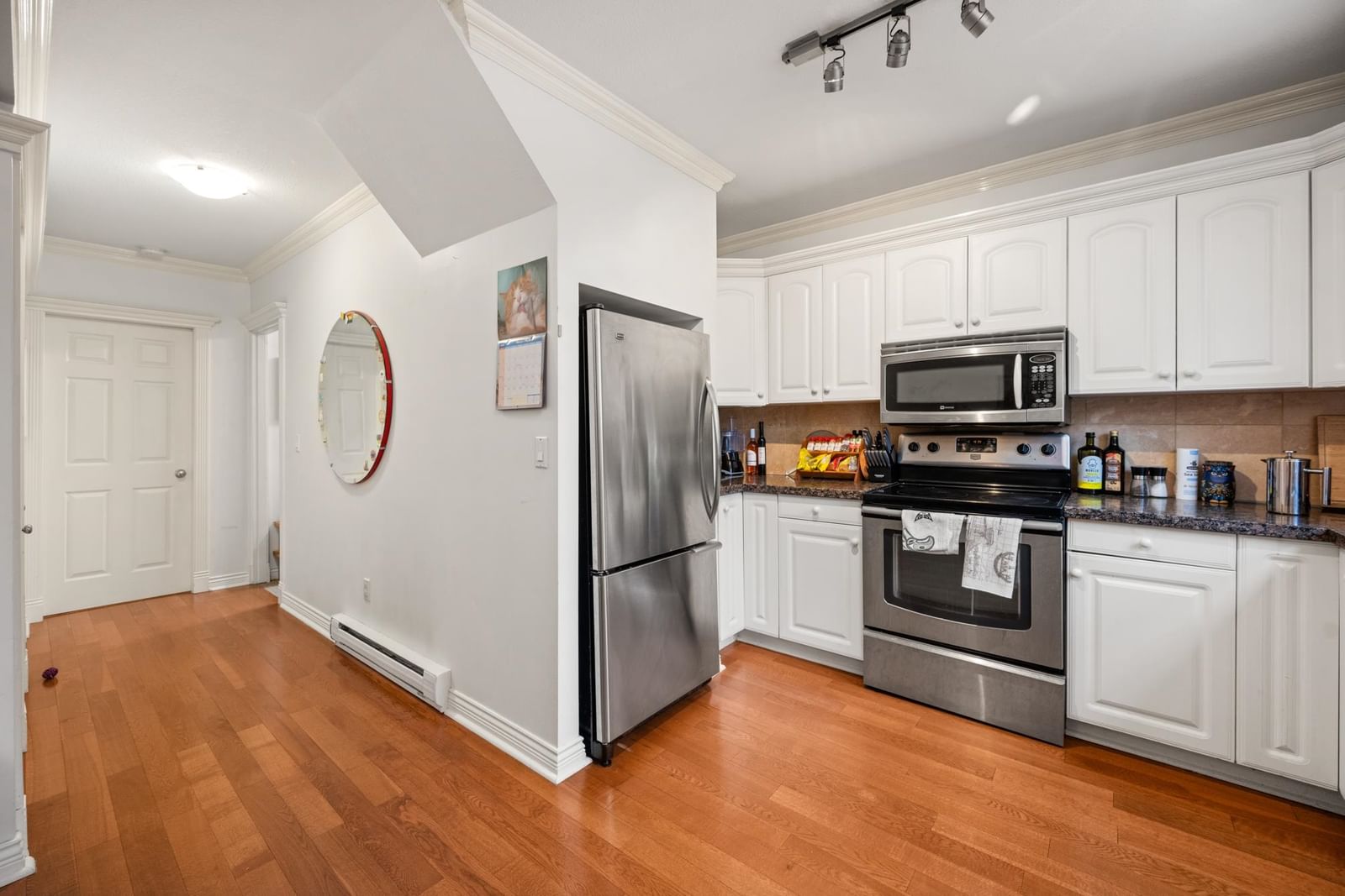 Listing Image 18