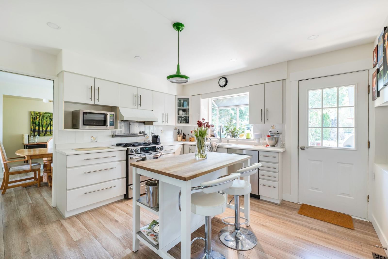 Listing Image 12