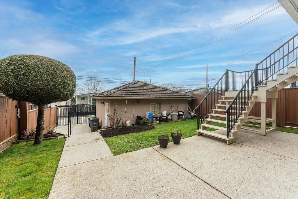 Listing Image 5
