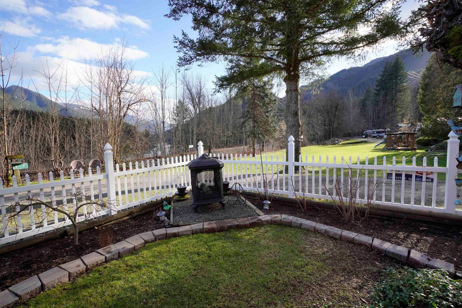 Listing Image 5