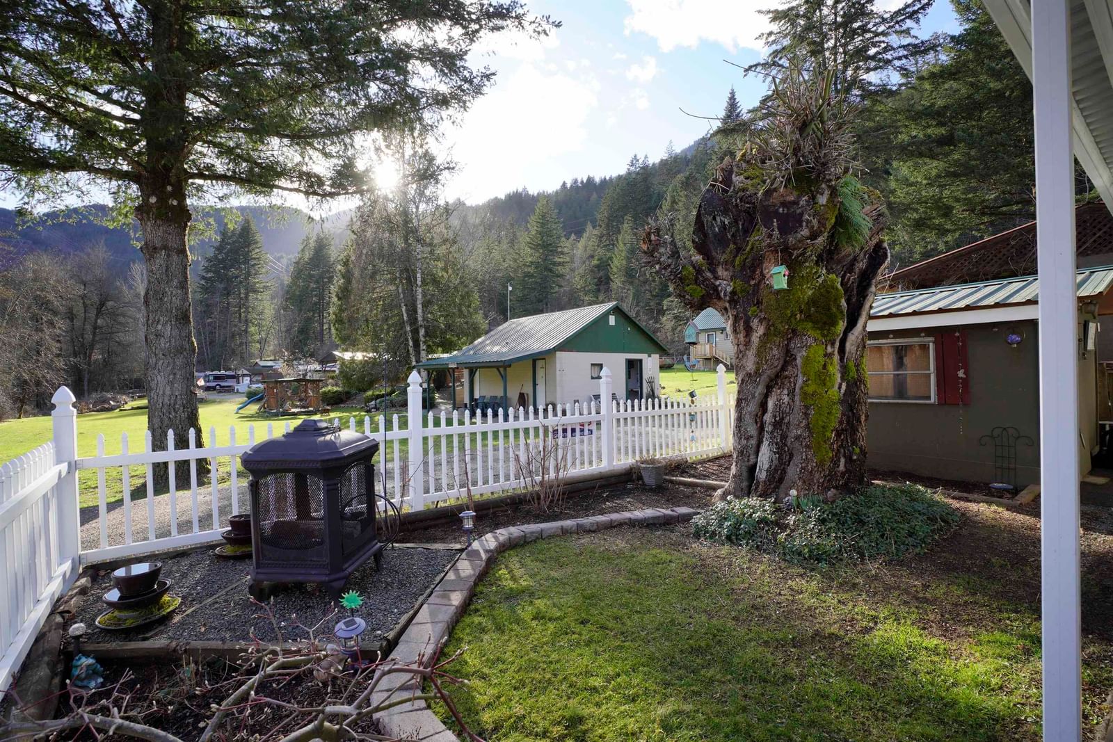 Listing Image 6