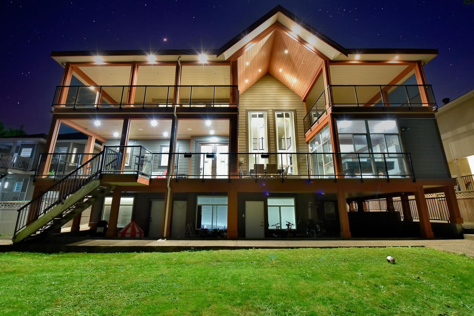 Listing Image 4
