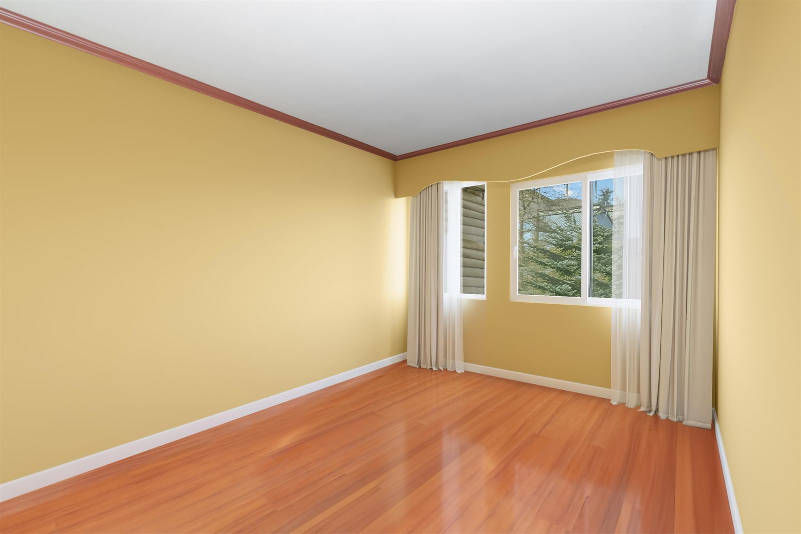 Listing Image 5