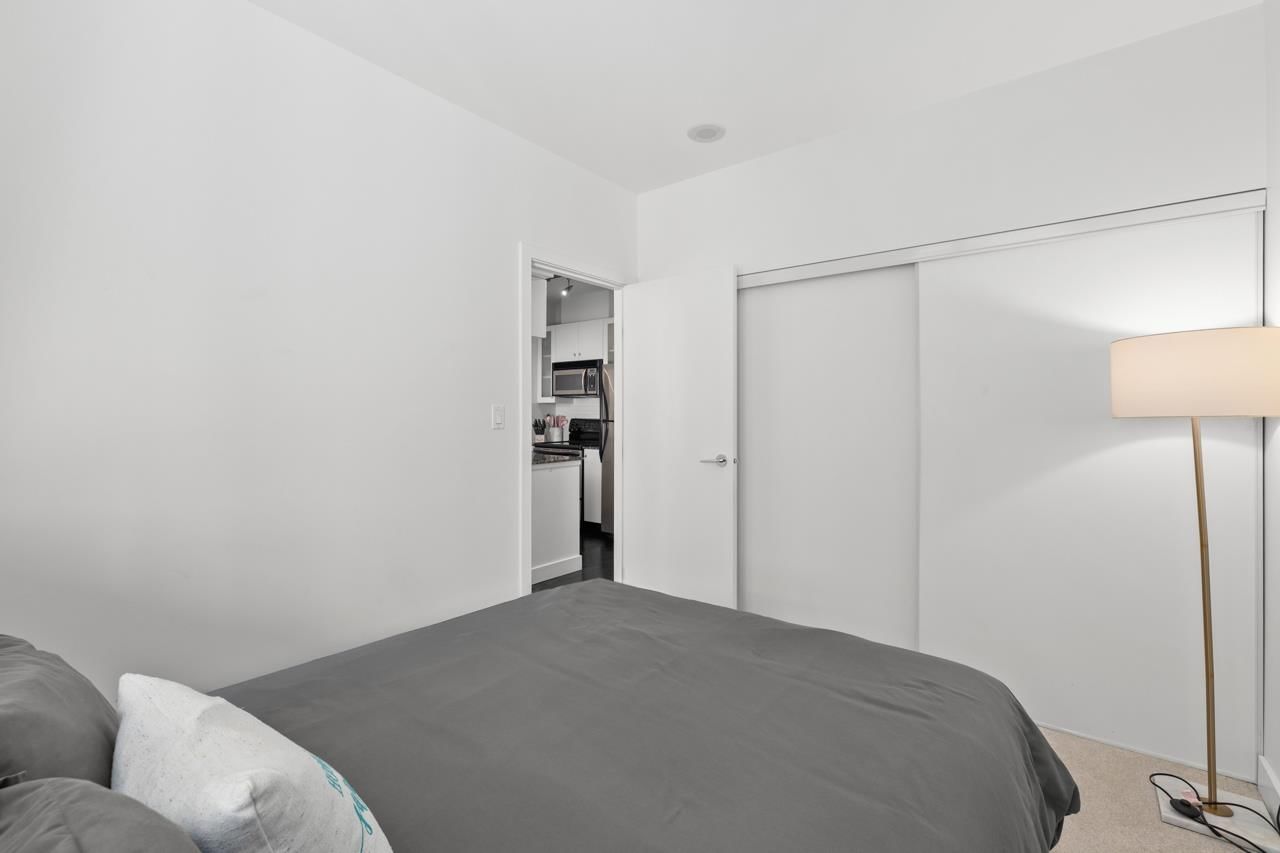 Listing Image 17
