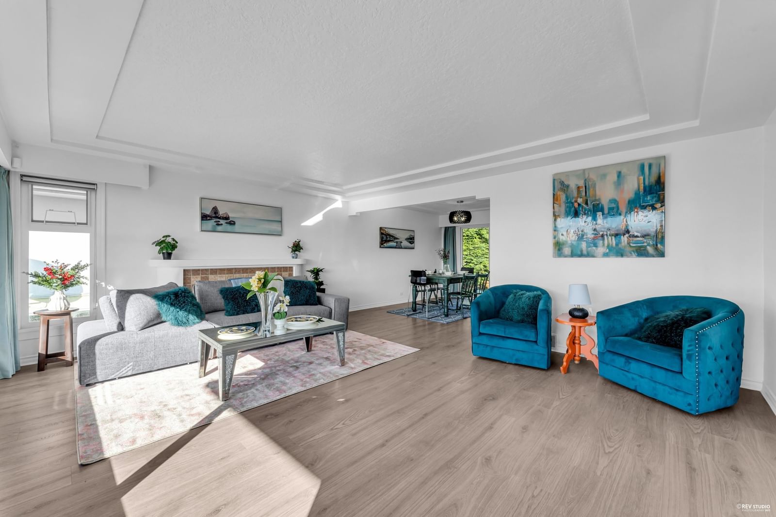 Listing Image 4