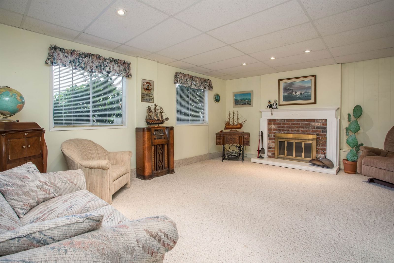 Listing Image 4