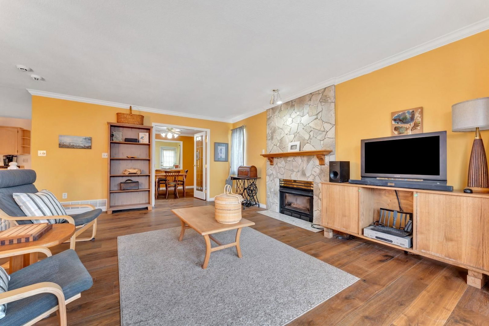 Listing Image 6