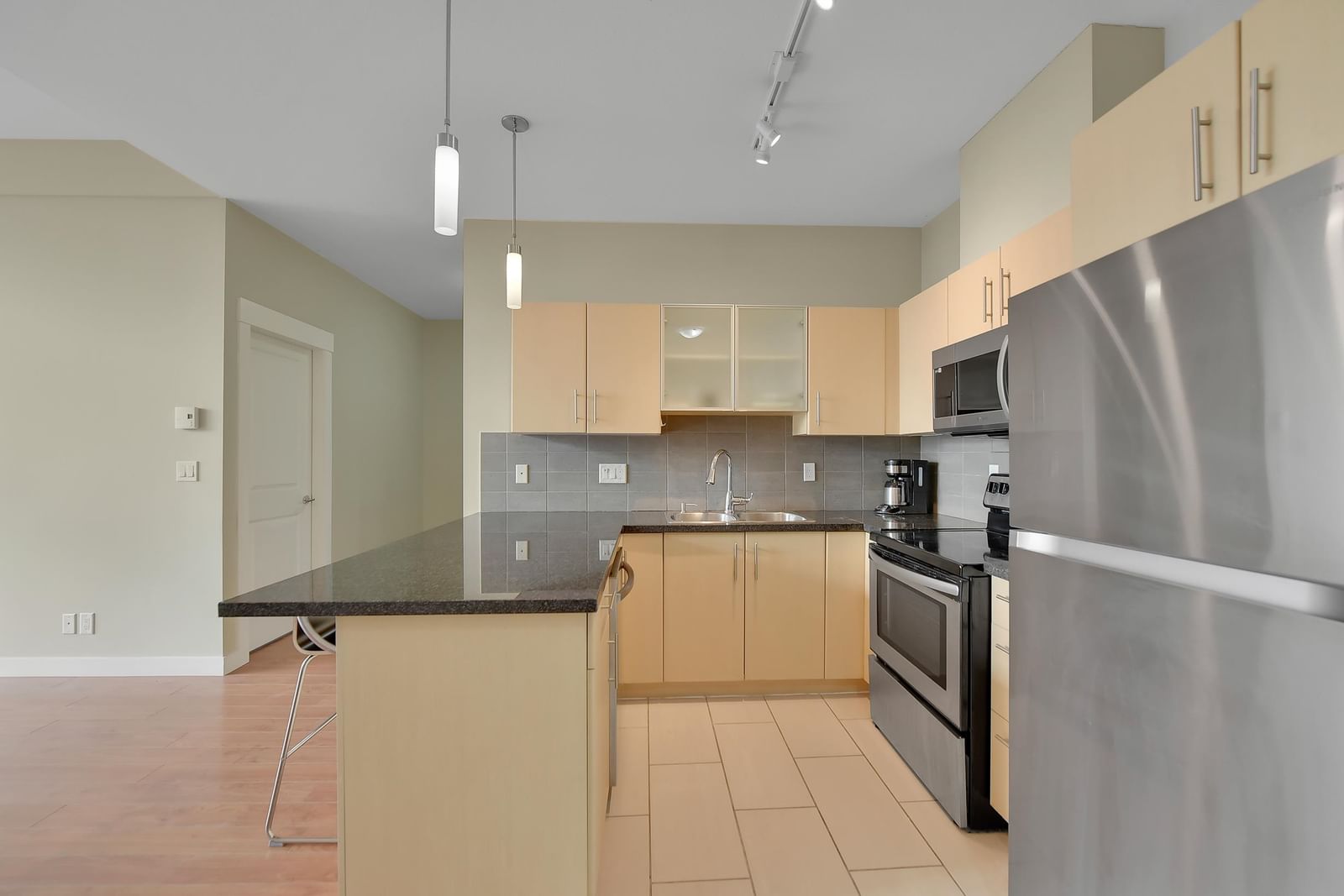 Listing Image 13