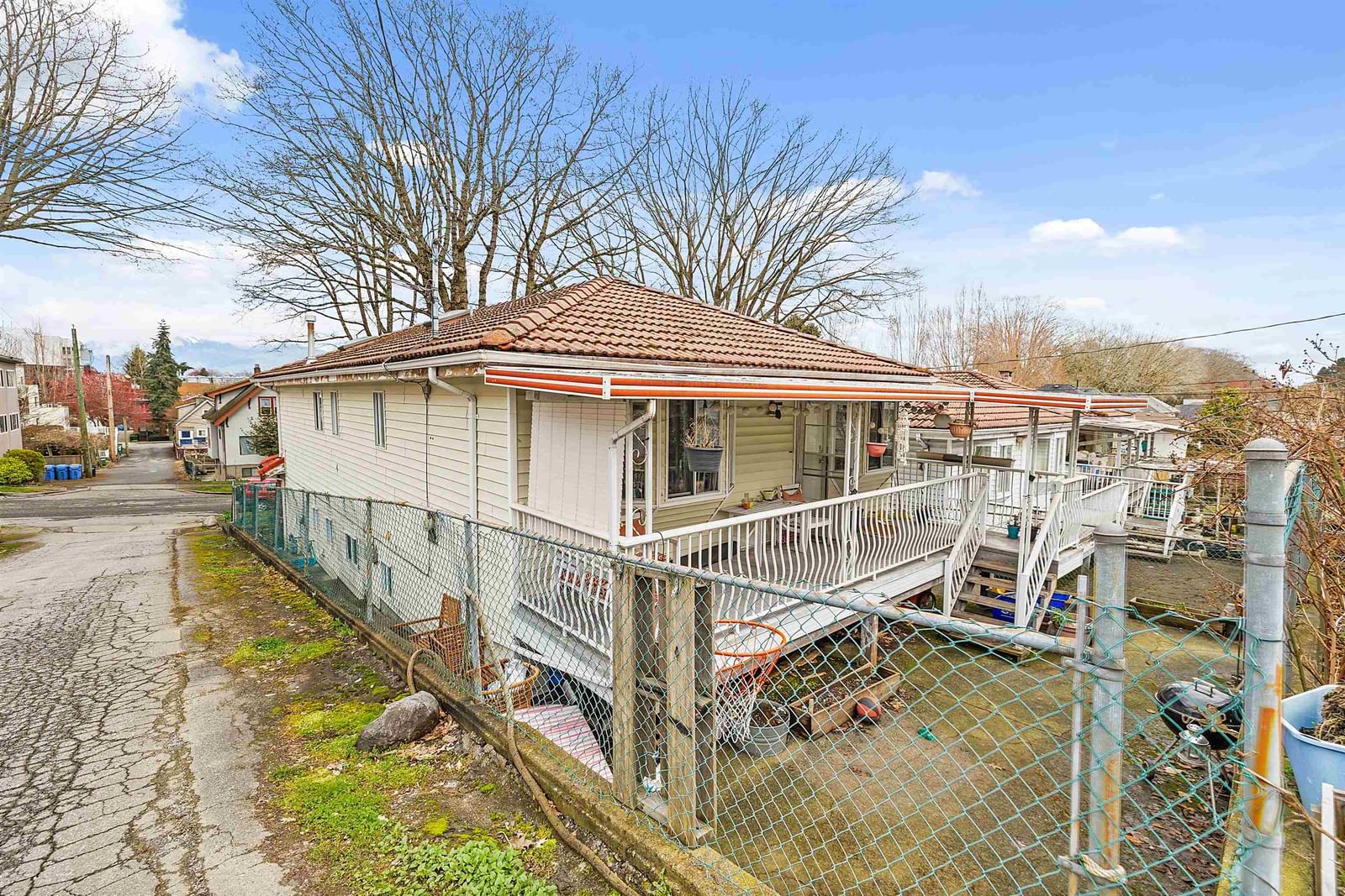 Listing Image 11
