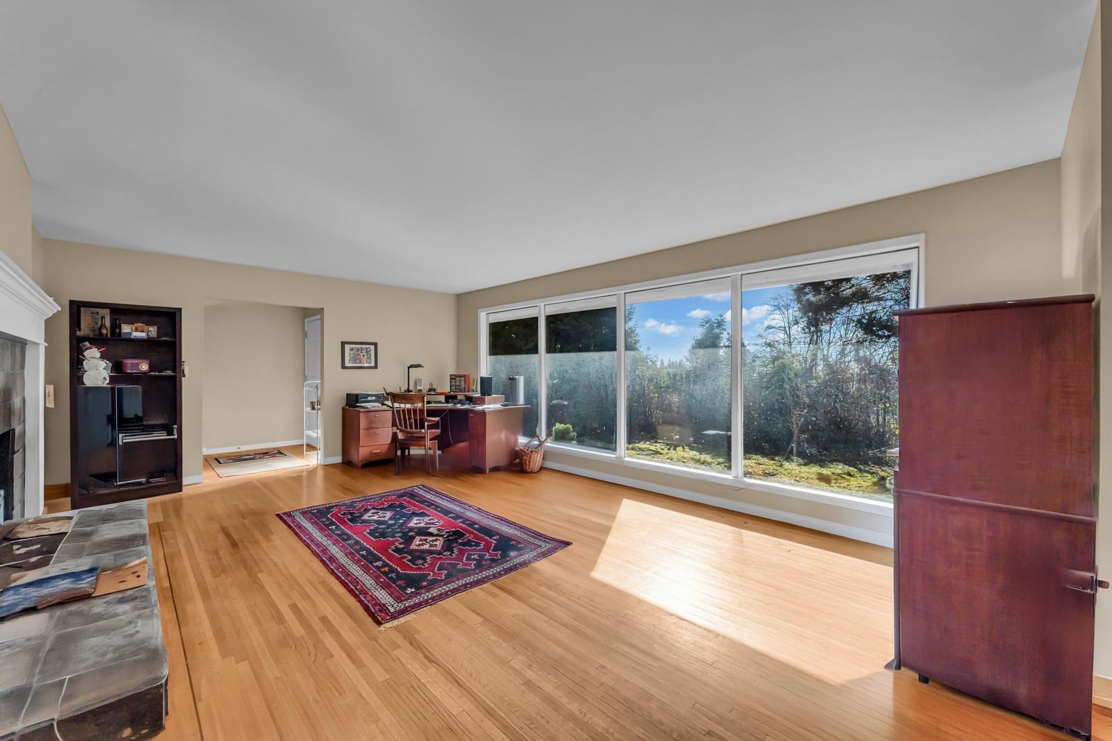 Listing Image 5
