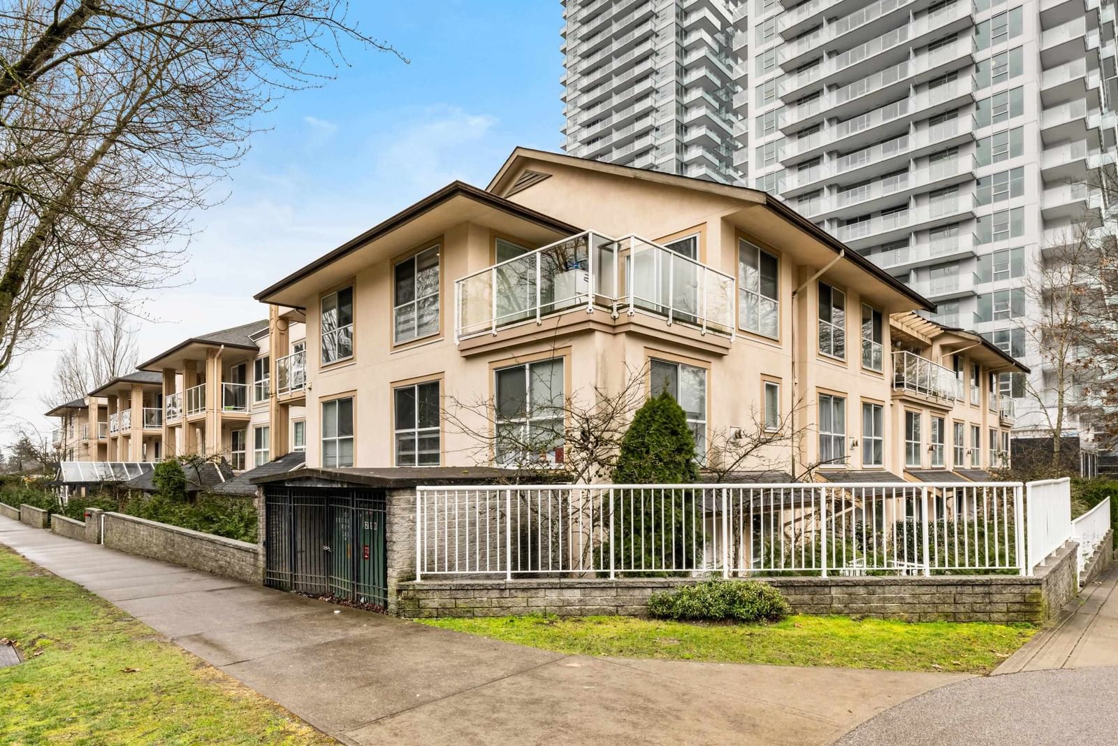 Listing Image 3