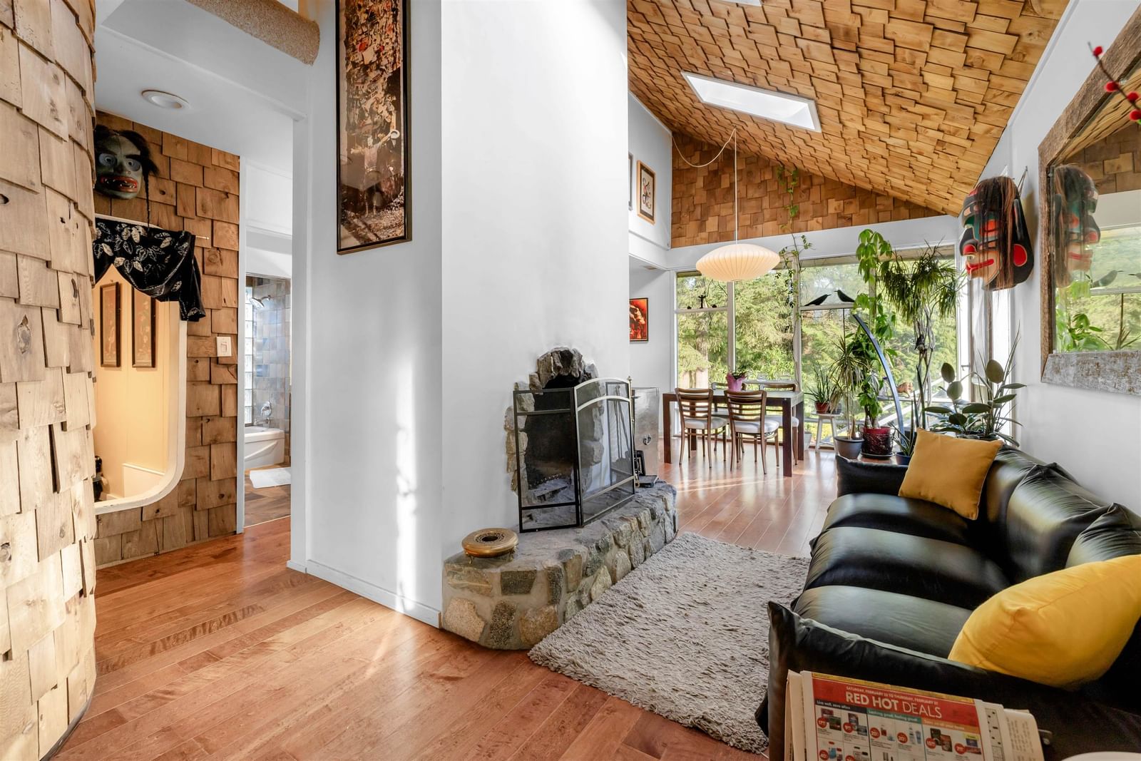 Listing Image 3