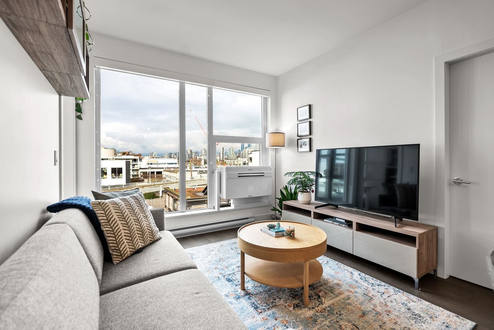 Listing Image 10