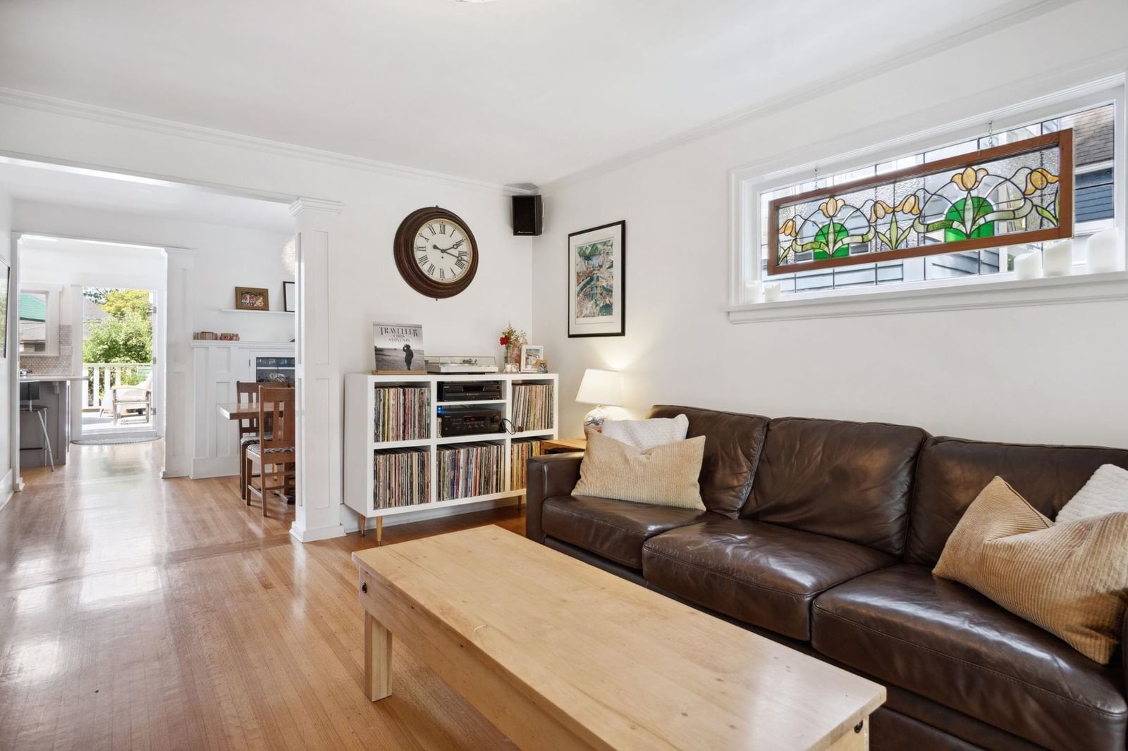 Listing Image 4
