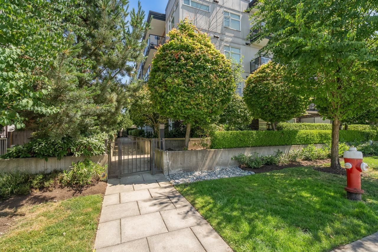Listing Image 8