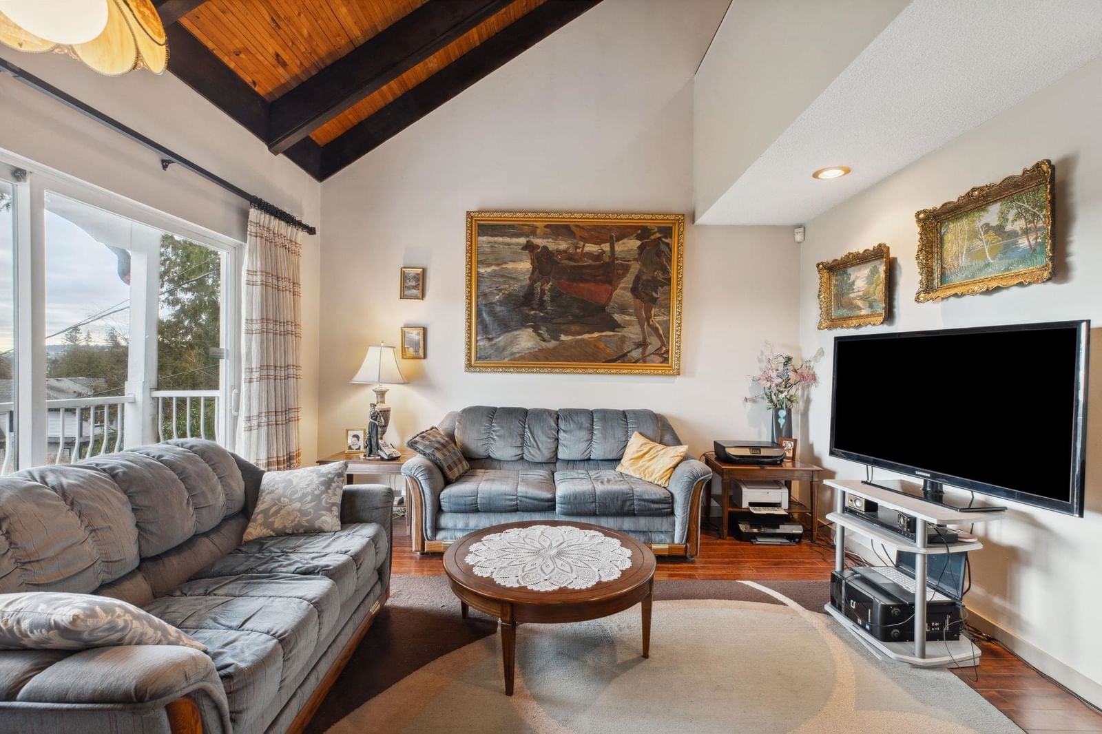 Listing Image 4