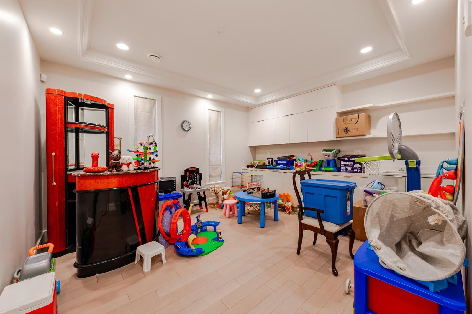 Listing Image 11