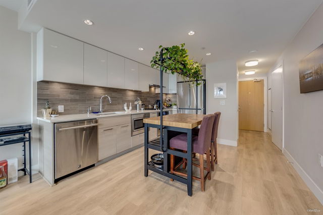 505 - 3451 Sawmill Crescent