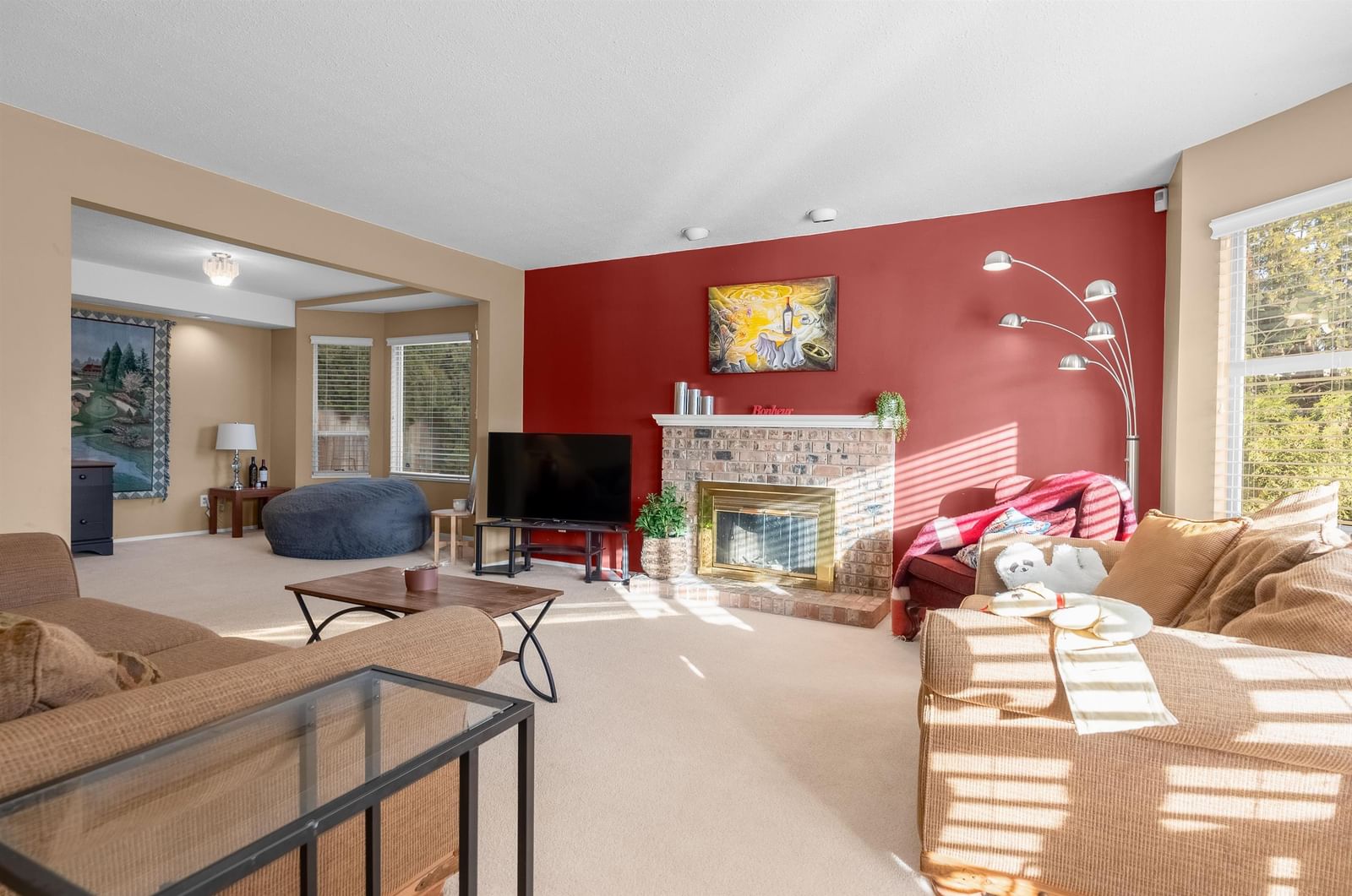 Listing Image 4