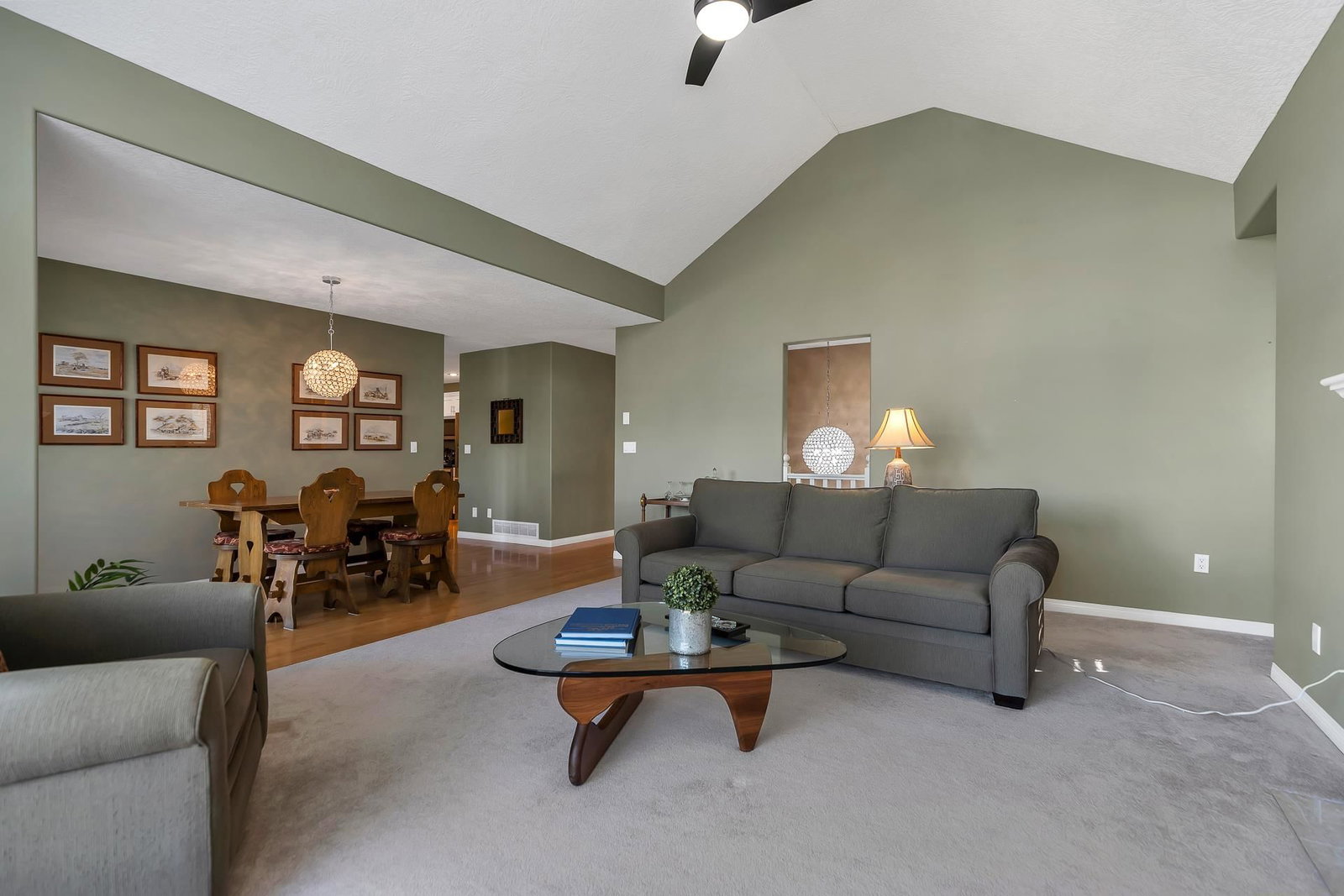 Listing Image 19