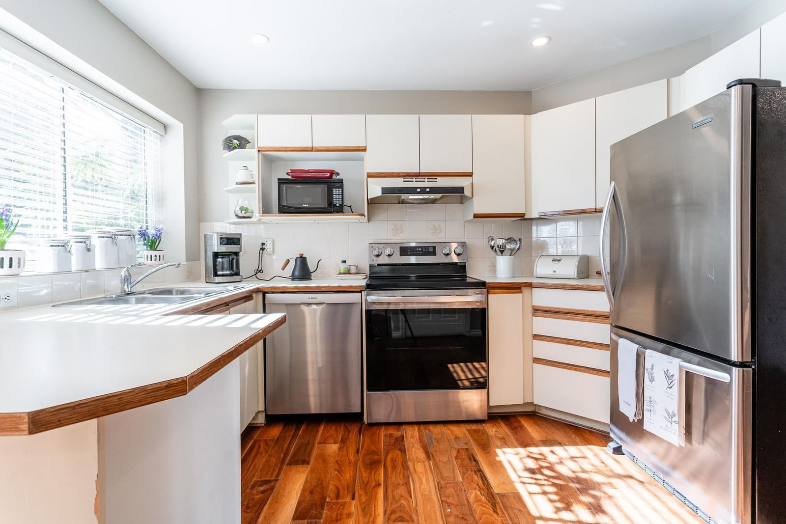 Listing Image 13