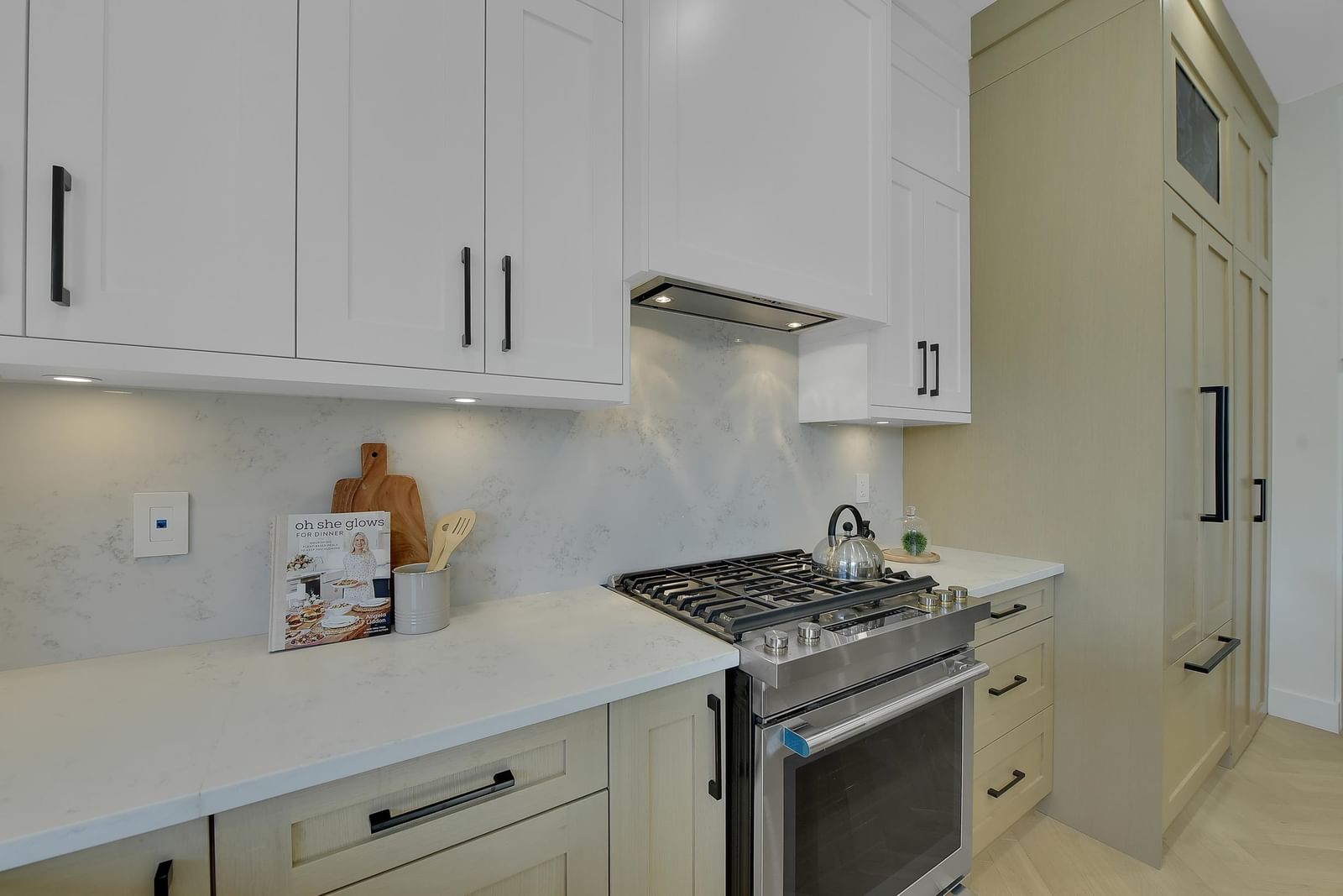 Listing Image 12