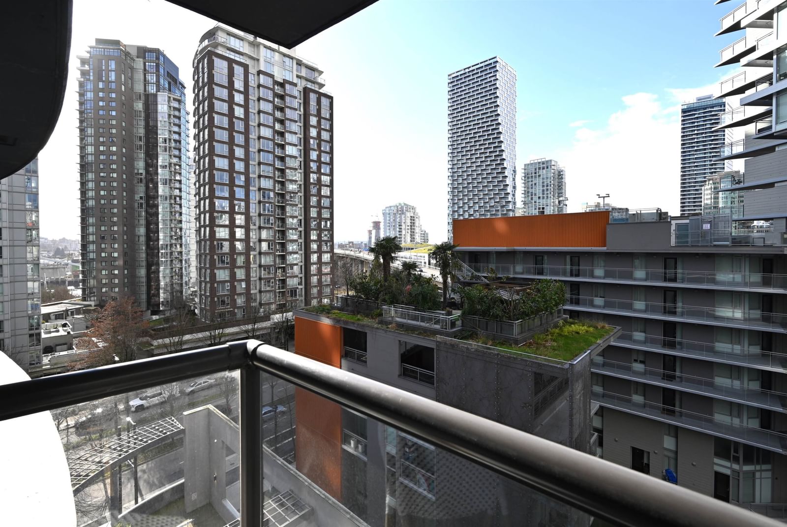 Listing Image 11