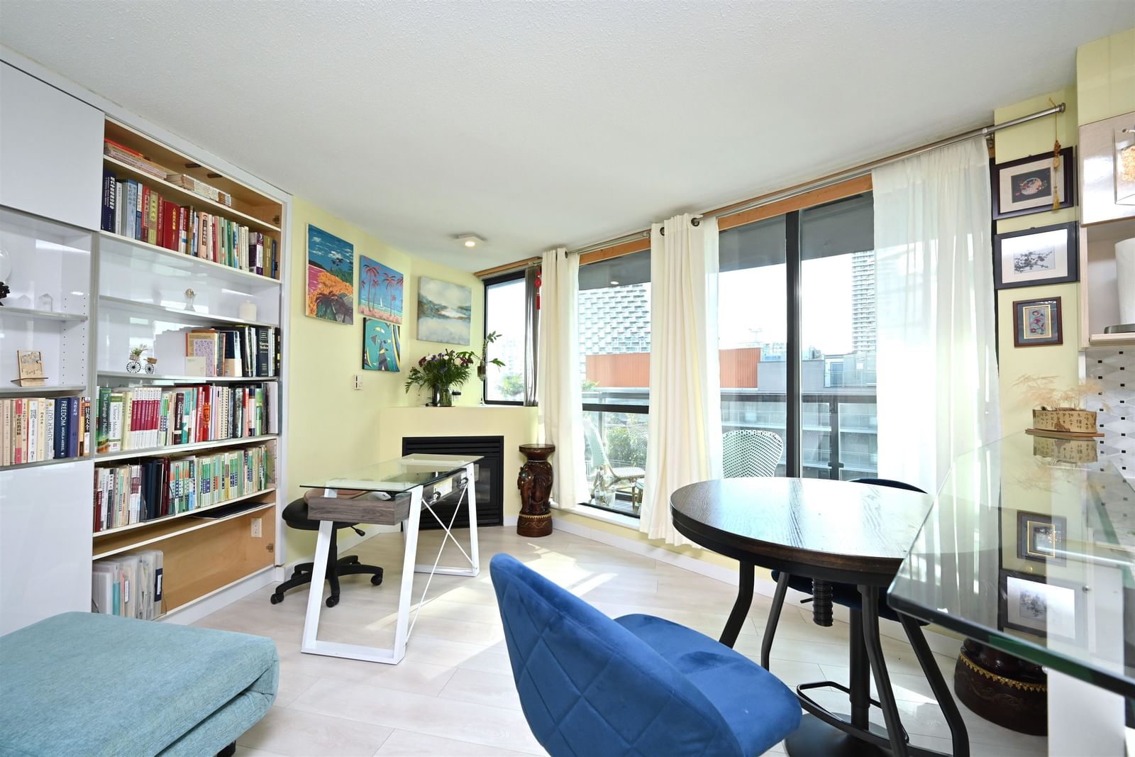Listing Image 4