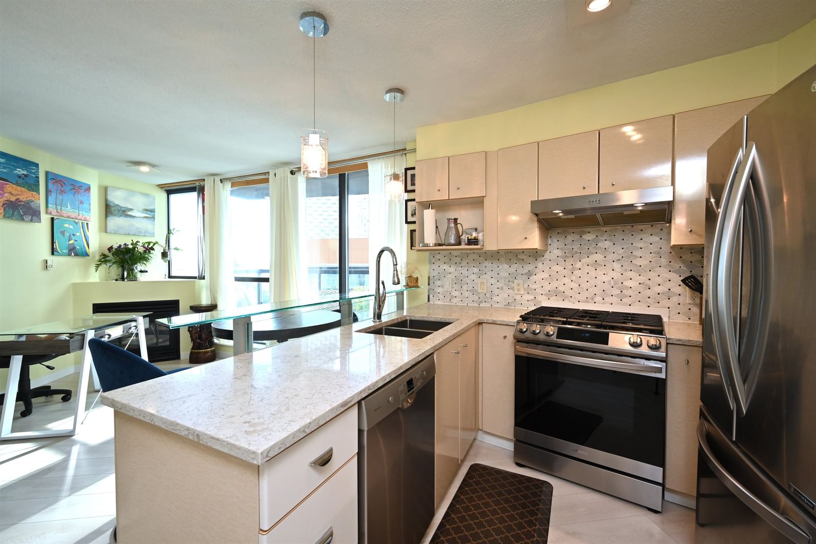 Listing Image 5