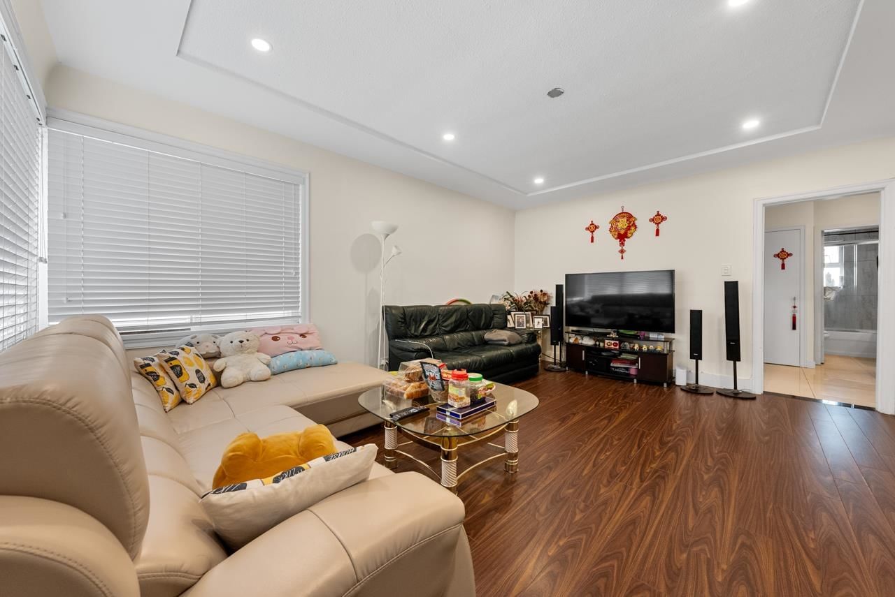 Listing Image 20