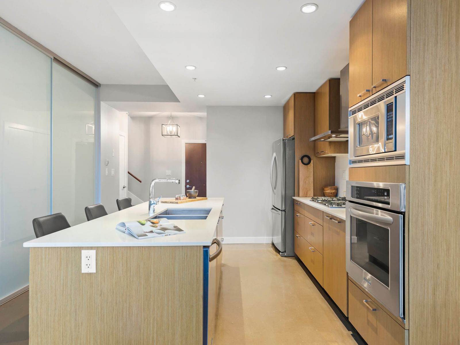Listing Image 21