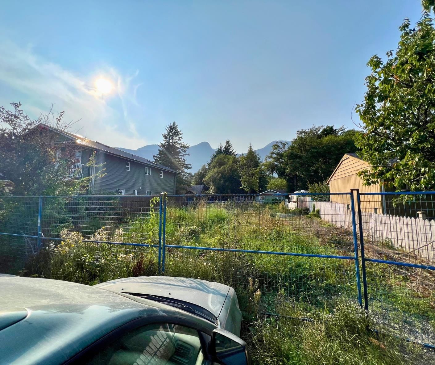 Listing Image 8