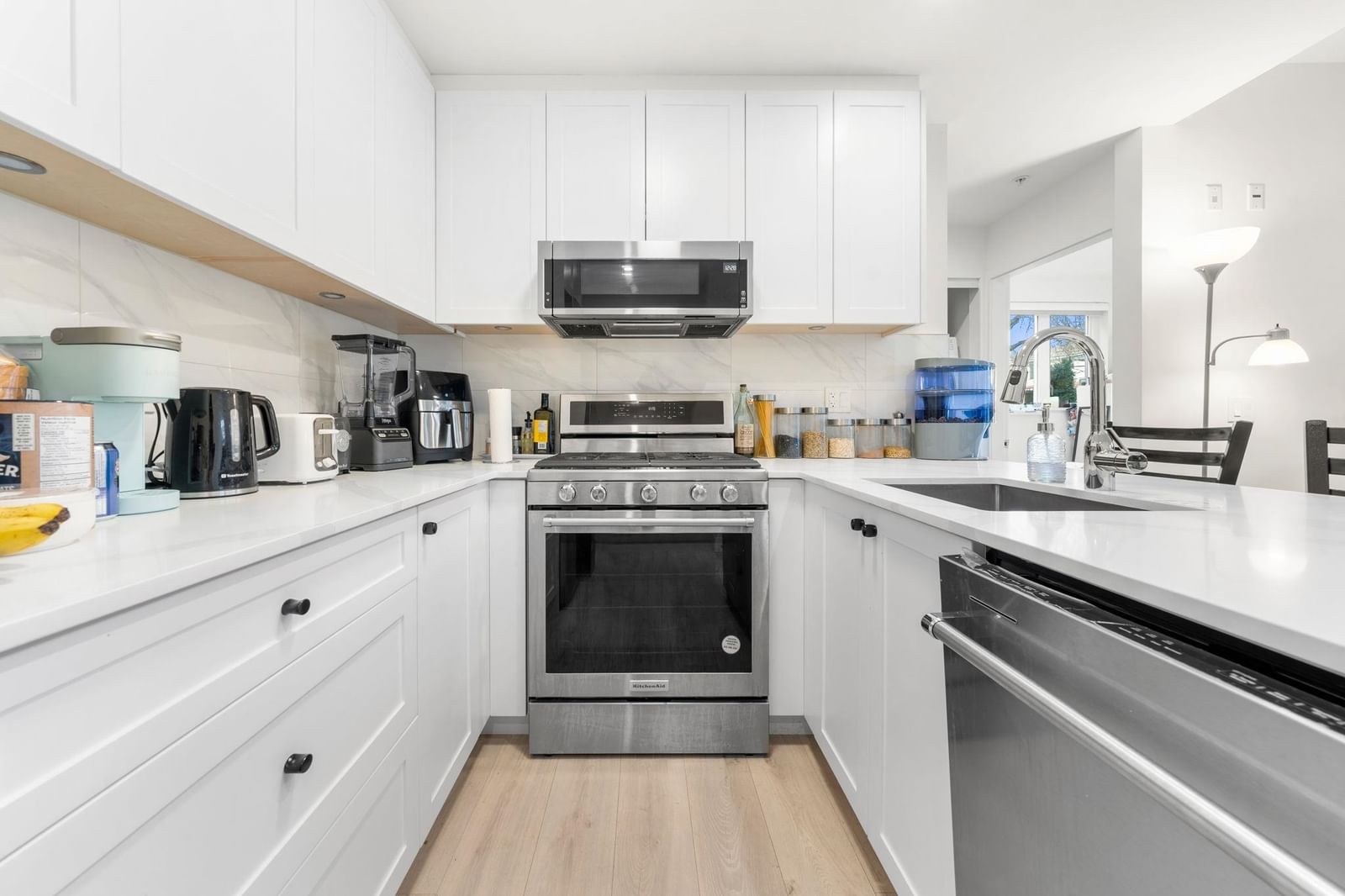 Listing Image 14