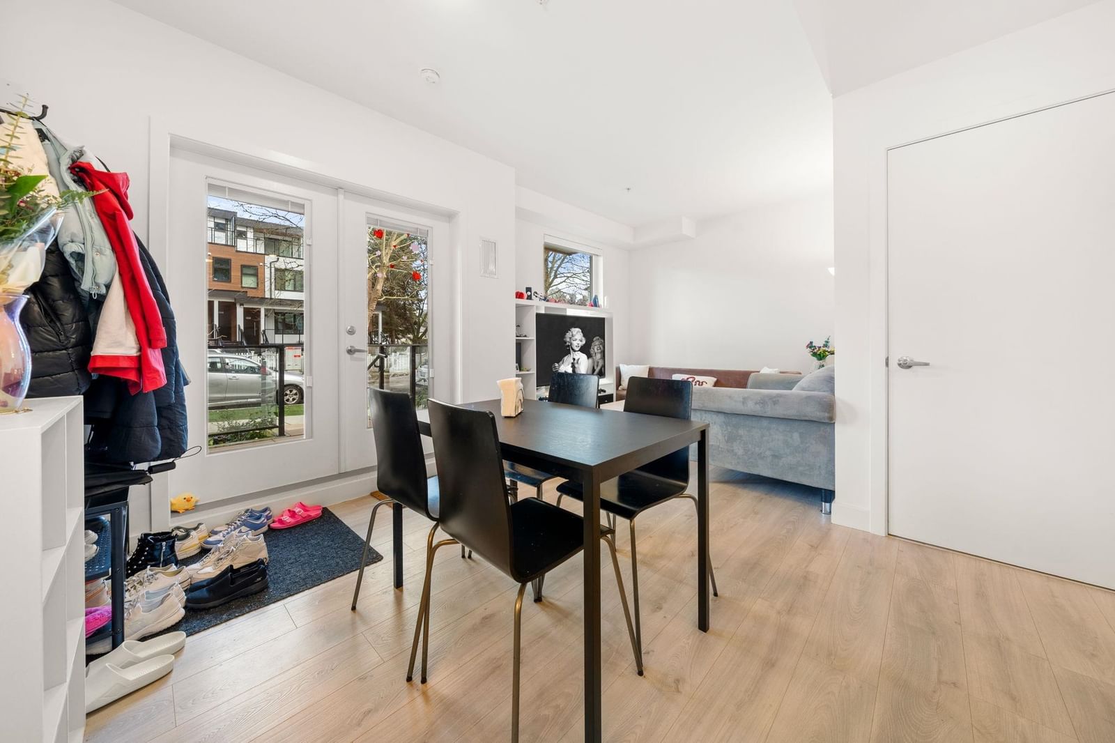 Listing Image 9