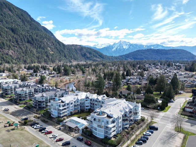 409 - 328 Esplanade Avenue
