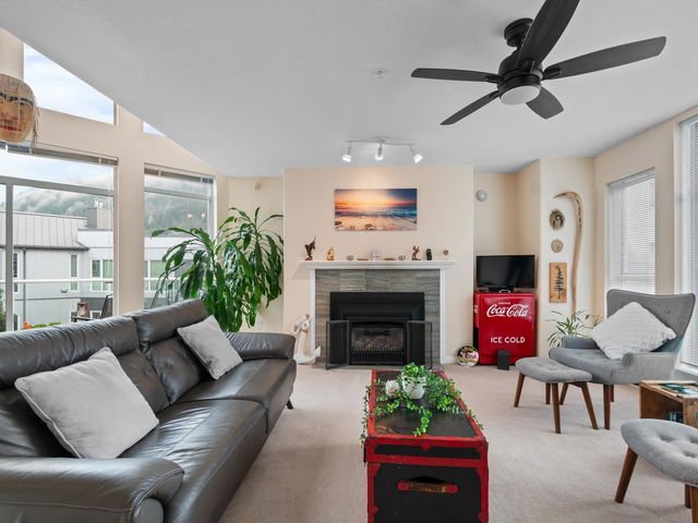 409 - 328 Esplanade Avenue